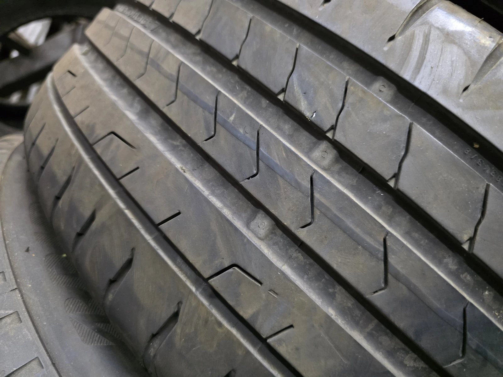 Гуми Летни 225/50R18, снимка 5 - Гуми и джанти - 56730710