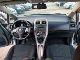 Toyota Auris 1.6 VVTI KeyLess GO Автопилот Климатроник , снимка 11