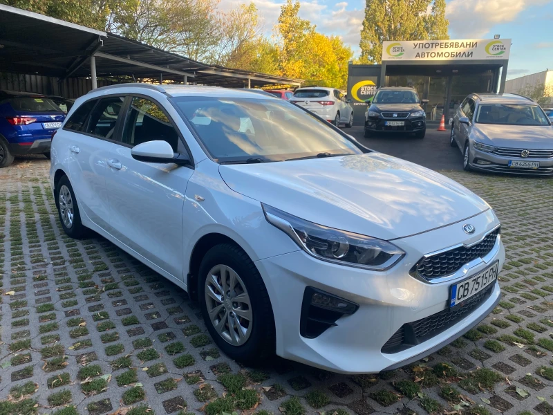 Kia Ceed 1.6SW, снимка 3 - Автомобили и джипове - 47411334