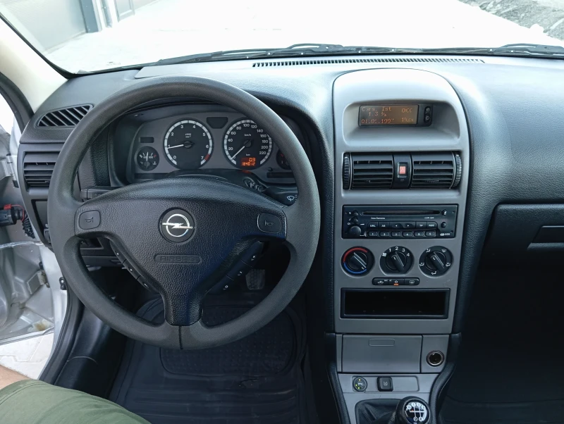 Opel Astra 1.8 LPG, снимка 10 - Автомобили и джипове - 47440729