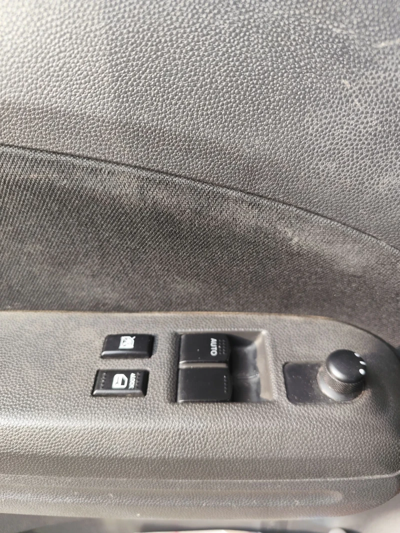 Suzuki Splash 1.0, снимка 11 - Автомобили и джипове - 51705323