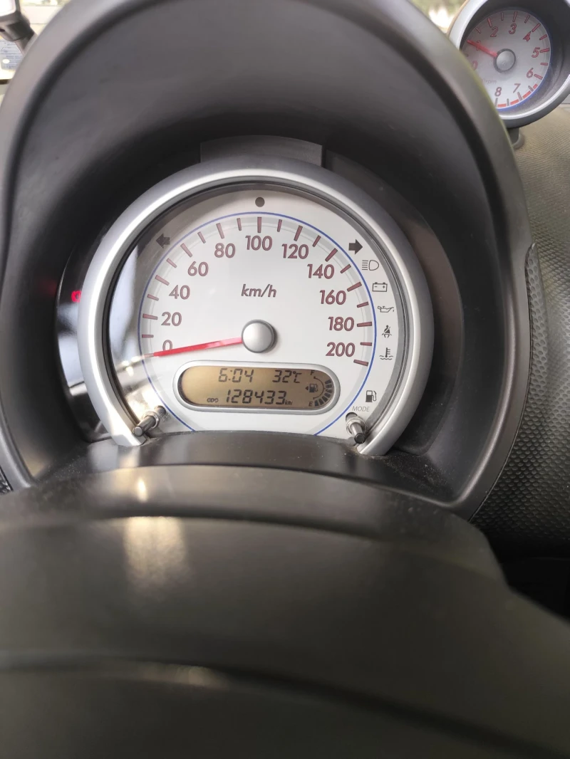 Suzuki Splash 1.0, снимка 13 - Автомобили и джипове - 51705323