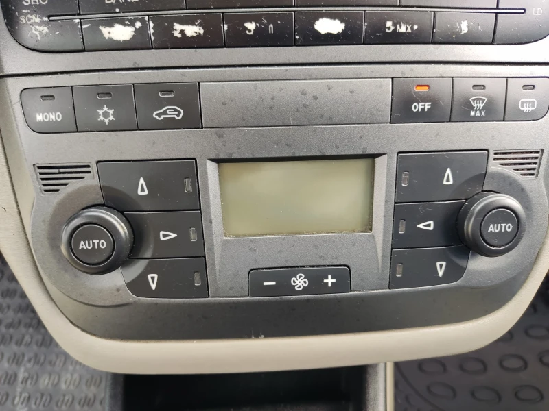 Fiat Punto 1.3 mjet, снимка 13 - Автомобили и джипове - 52367691