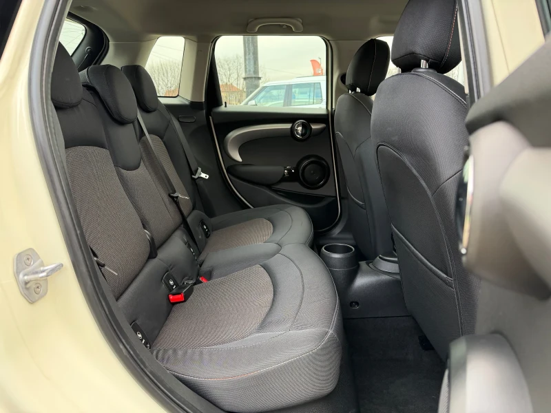 Mini One 1.5D Euro6B, снимка 14 - Автомобили и джипове - 52693826