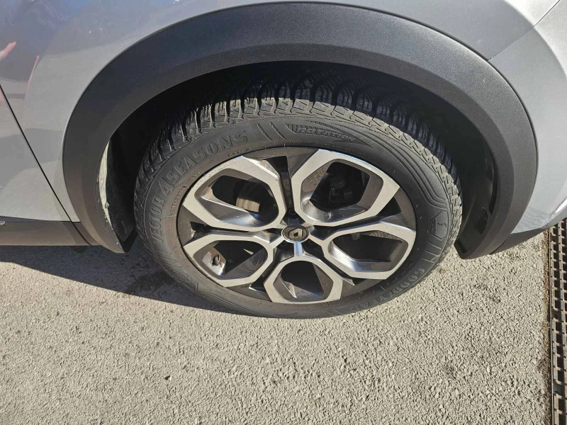 Renault Captur 1.3 TCe 130 EDC, снимка 16 - Автомобили и джипове - 53211205