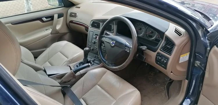 Volvo S60 2.4 D5, снимка 5 - Автомобили и джипове - 41990931