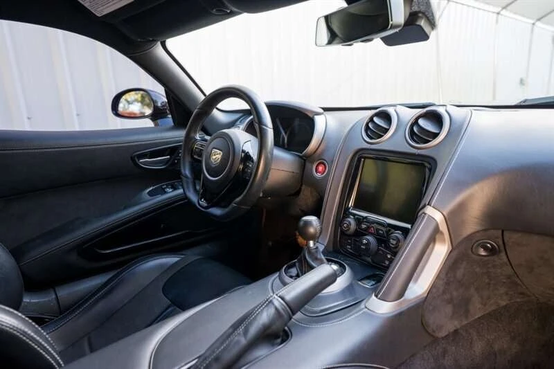 Dodge Viper * CARFAX * БЕЗ ПЪРВОНАЧАЛНА ВНОСКА, снимка 8 - Автомобили и джипове - 53418611