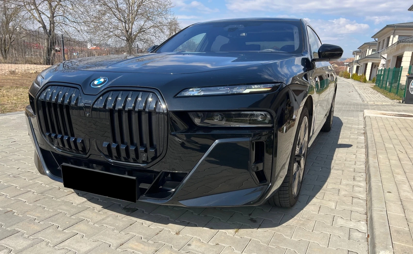 BMW 750 e Plug-in Hybrid xDrive M Sport Package Pro, снимка 1