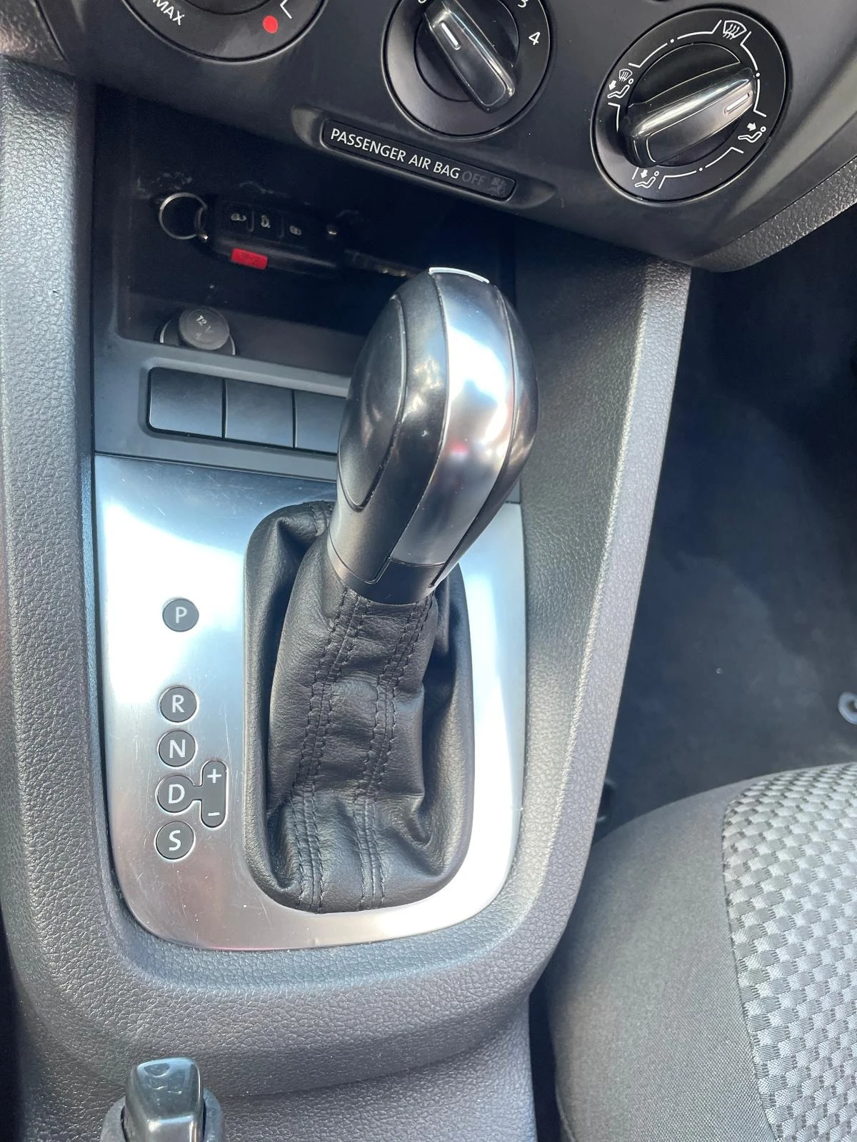 VW Jetta 2.0i 115к.с., снимка 7 - Автомобили и джипове - 54289717