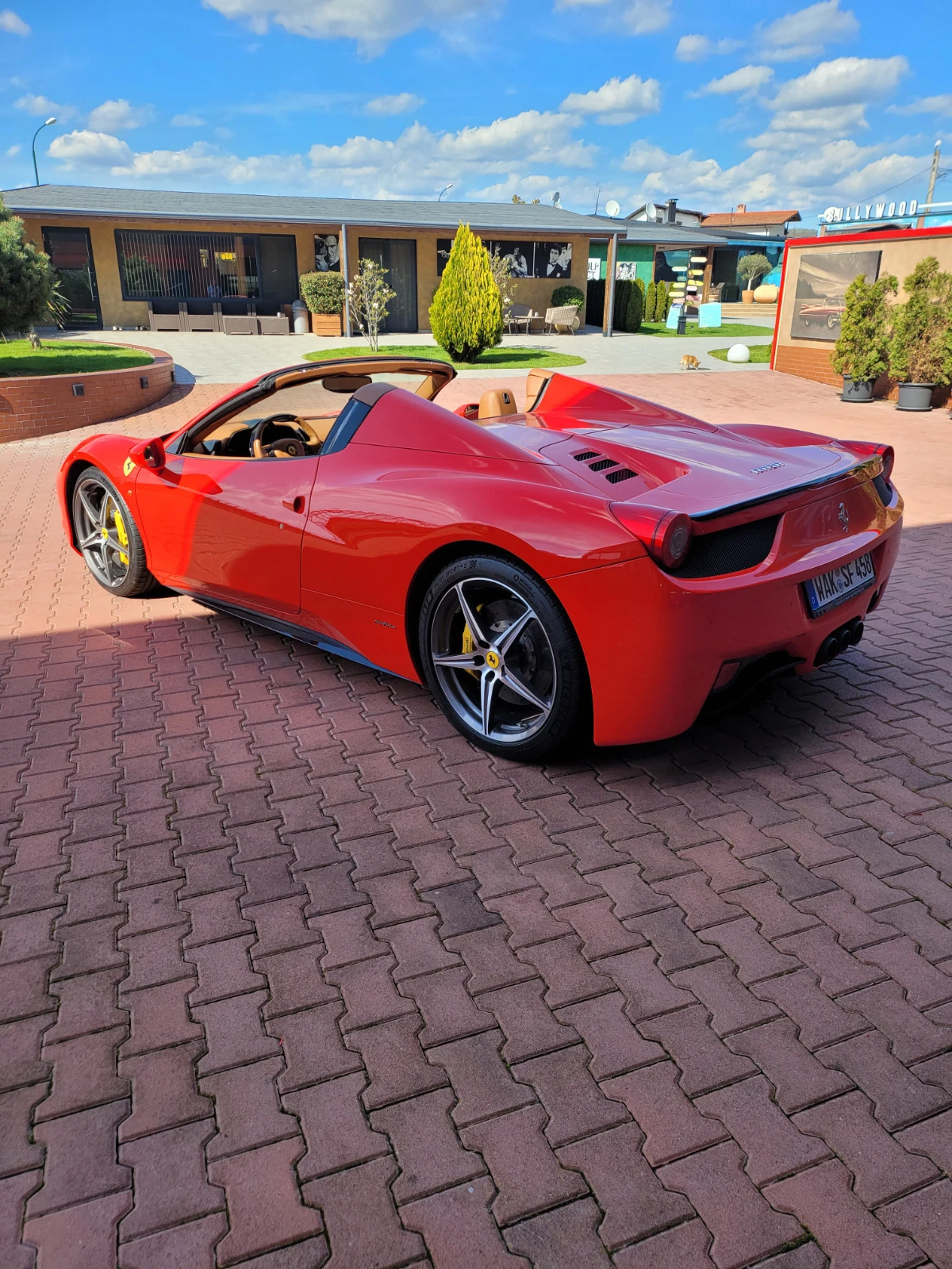 Ferrari 458 Italia Spider - изображение 6