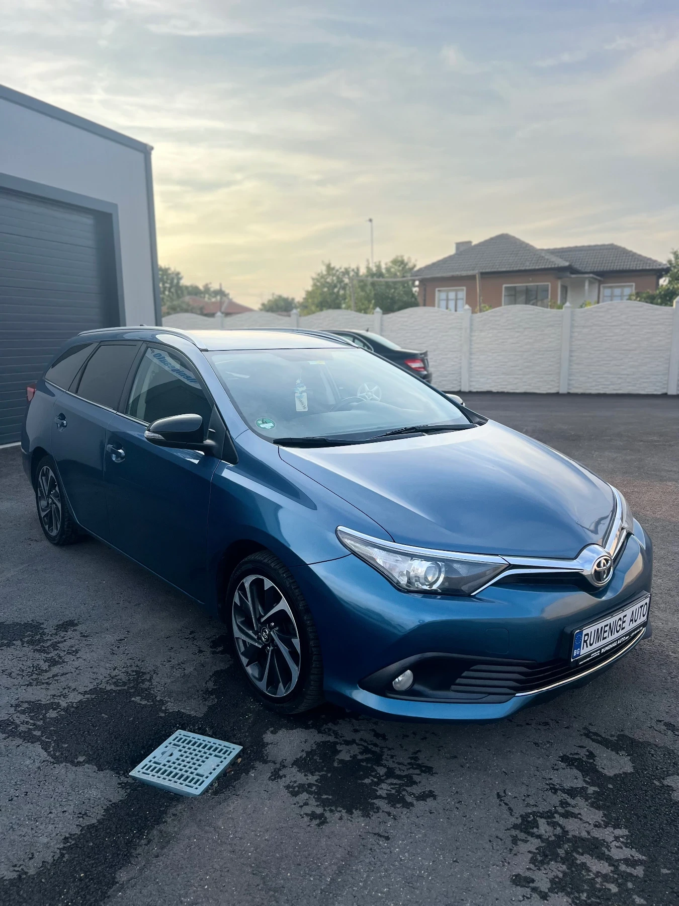 Toyota Auris 1.6D4D EXECUTIVE EURO6 ГЕРМАНИЯ - изображение 2