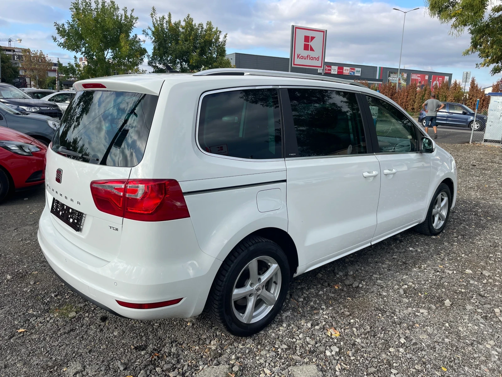 Seat Alhambra 2.0TDI CH 7m Navi Koza 177ks - изображение 4