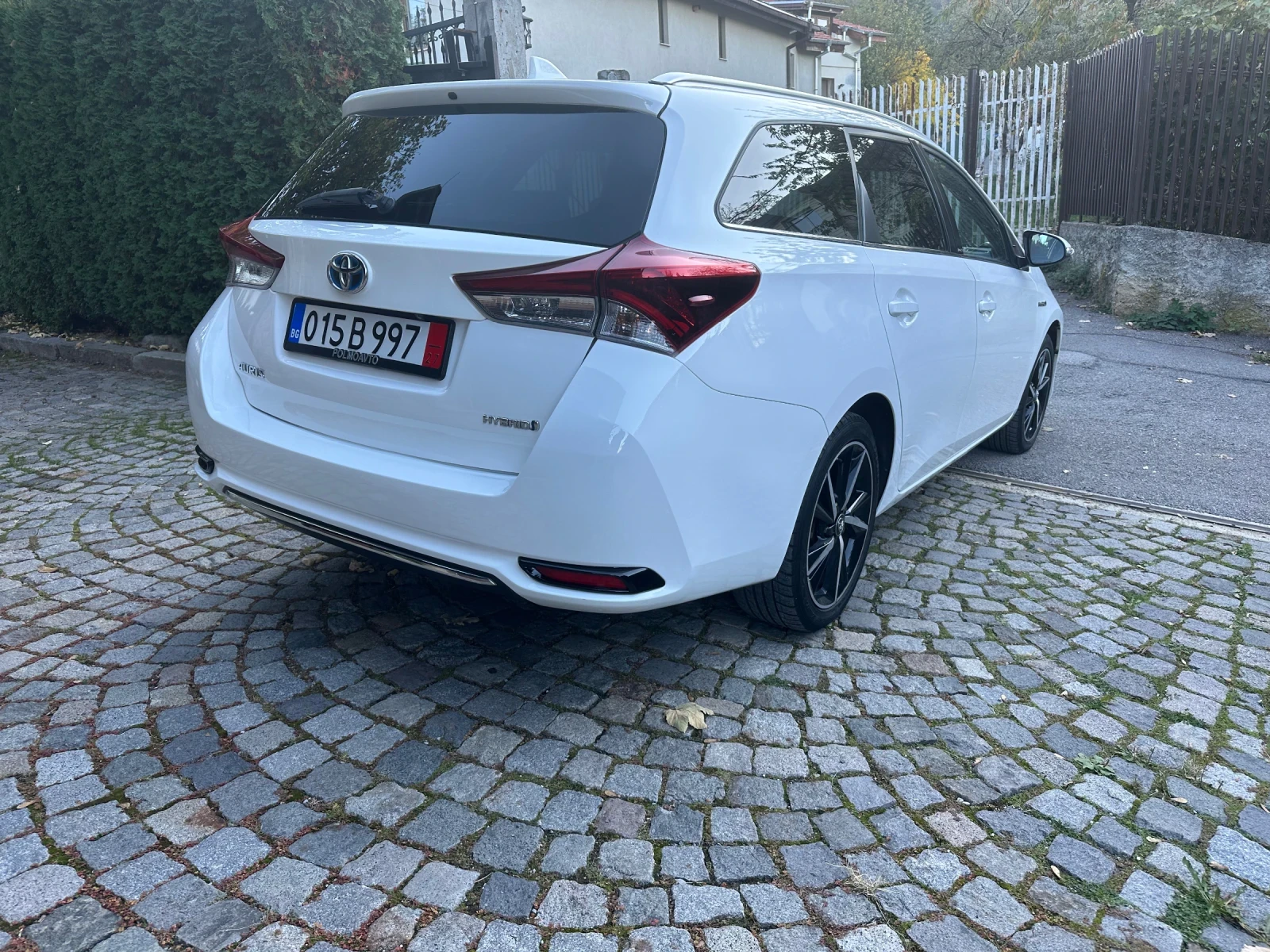 Toyota Auris 1, 8 Hybrid Edition S+  - изображение 5