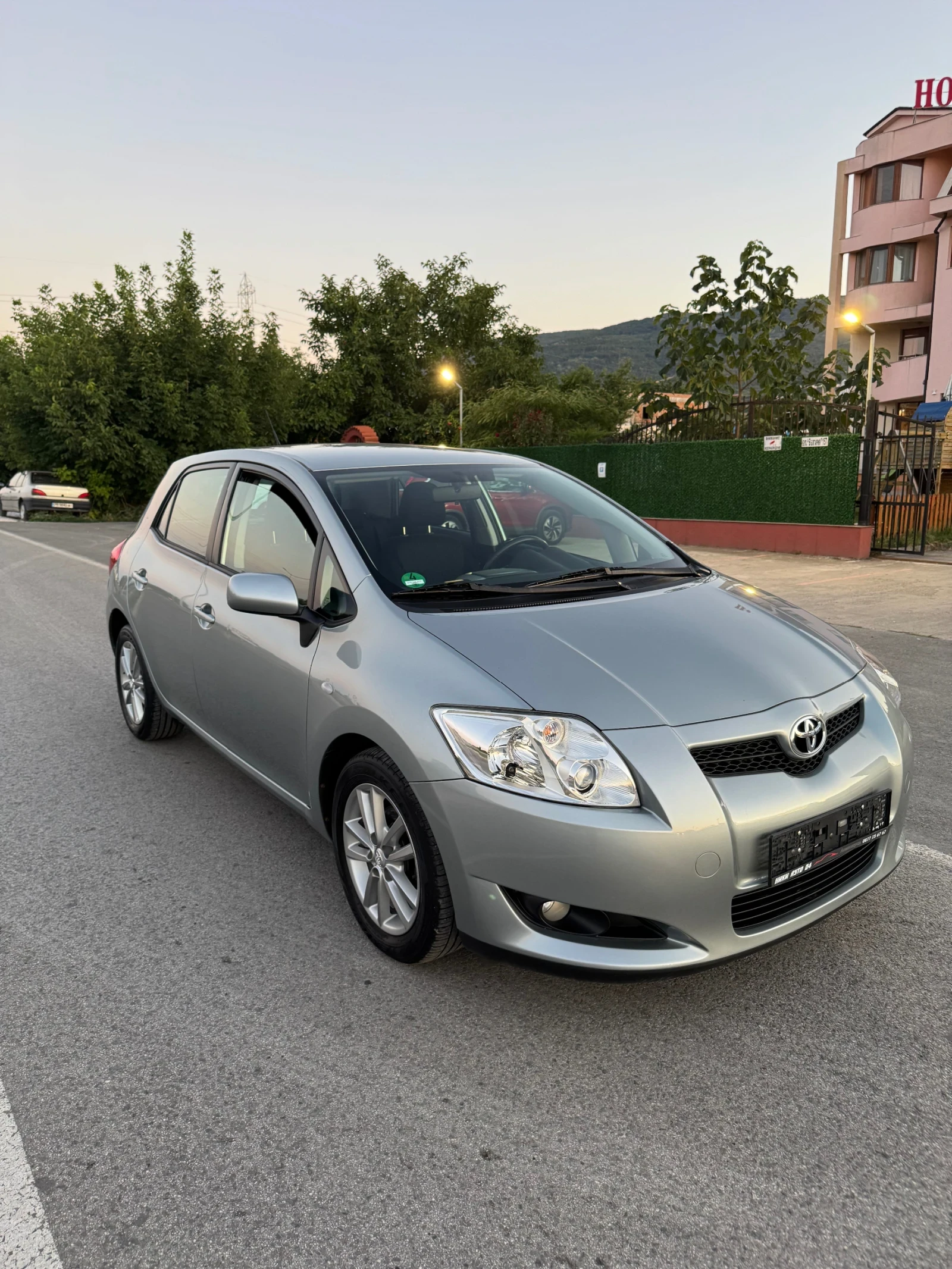 Toyota Auris 1.33 - изображение 3