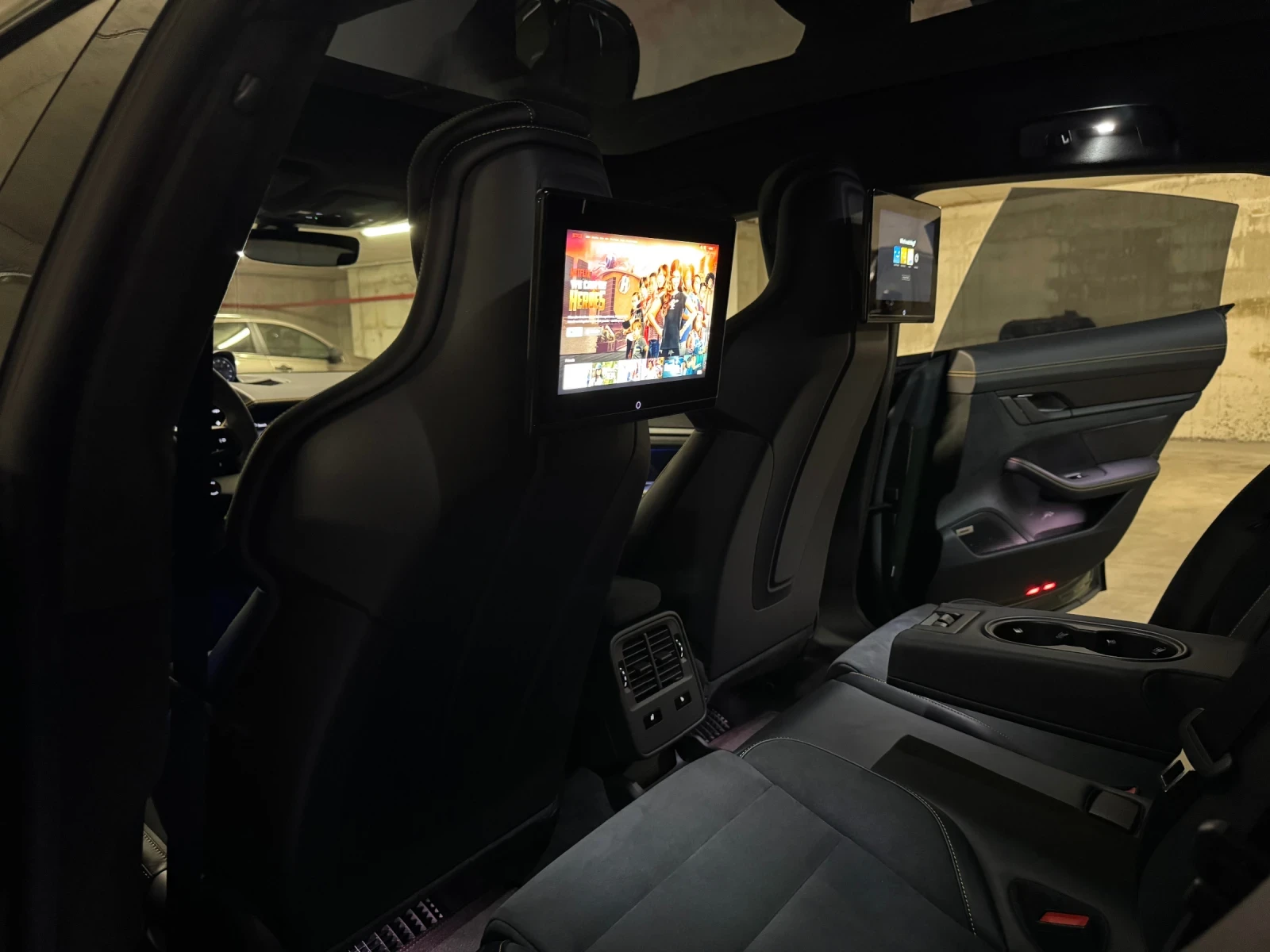 Porsche Taycan GTS Sport Turismo - ,  | Mobile.bg   12