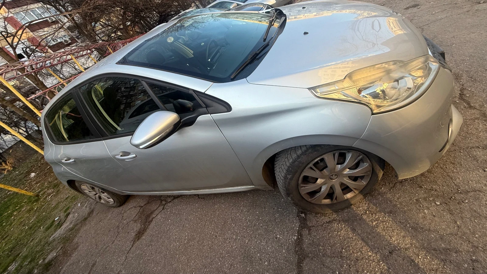 Peugeot 208 1.4Hdi, снимка 2 - Автомобили и джипове - 53808034