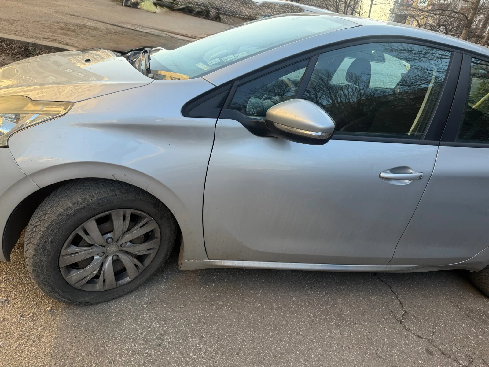 Peugeot 208 1.4Hdi, снимка 3 - Автомобили и джипове - 53808034