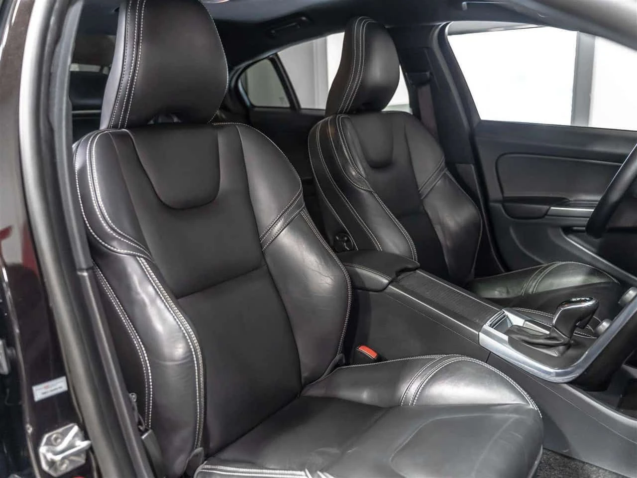 Volvo S60 * Platinum (non R design) * CARFAX * ЦЕНА ДО БГ, снимка 10 - Автомобили и джипове - 54257380