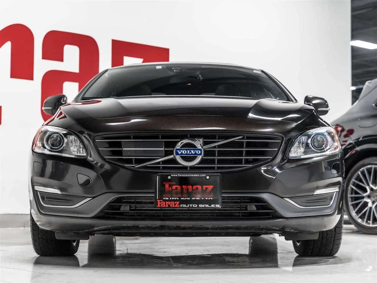 Volvo S60 * Platinum (non R design) * CARFAX * ЦЕНА ДО БГ, снимка 2 - Автомобили и джипове - 54257380