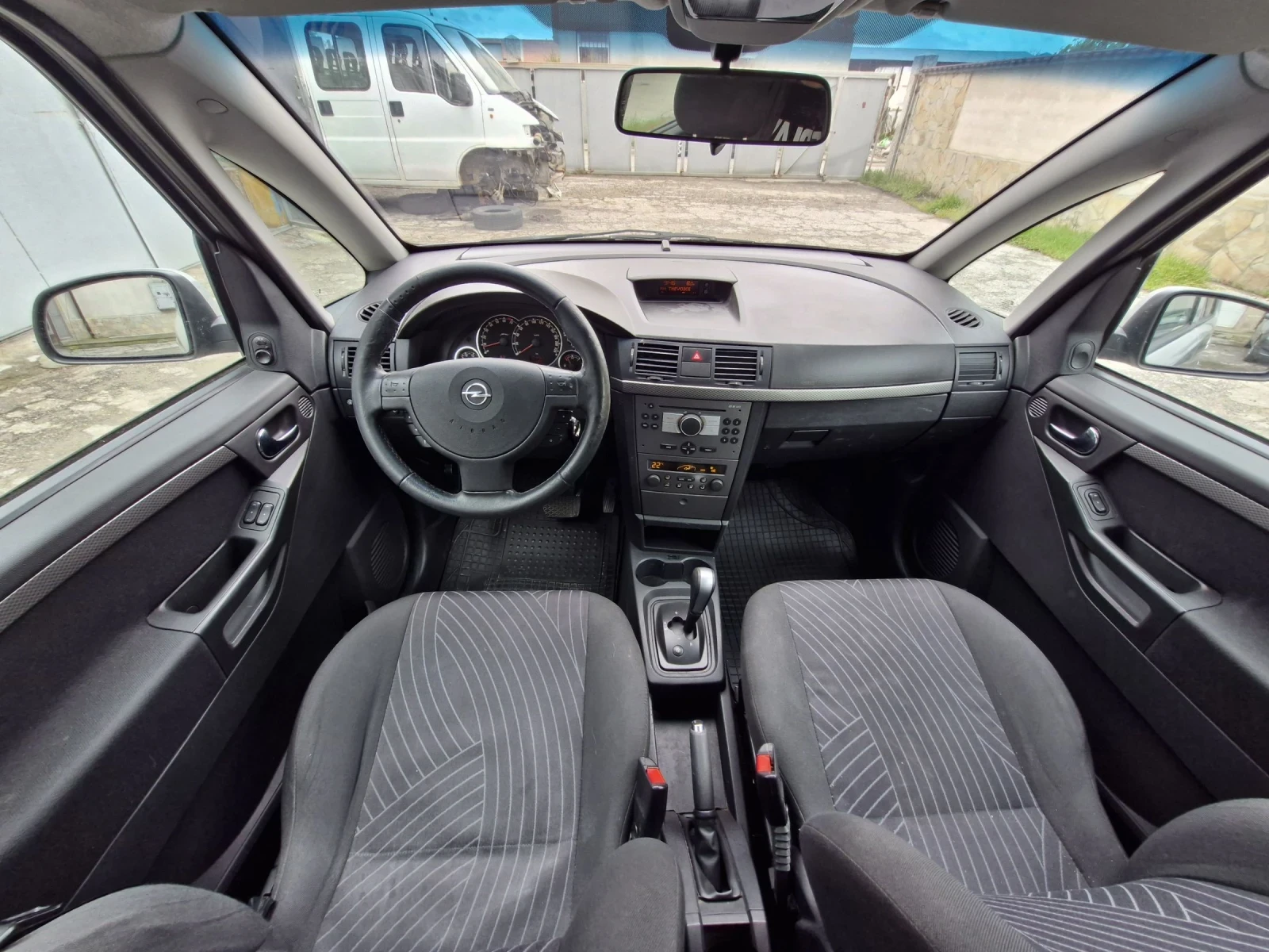 Opel Meriva 1.6 бензин 101 к.с. Автоматик, Климатроник , снимка 11 - Автомобили и джипове - 54388620