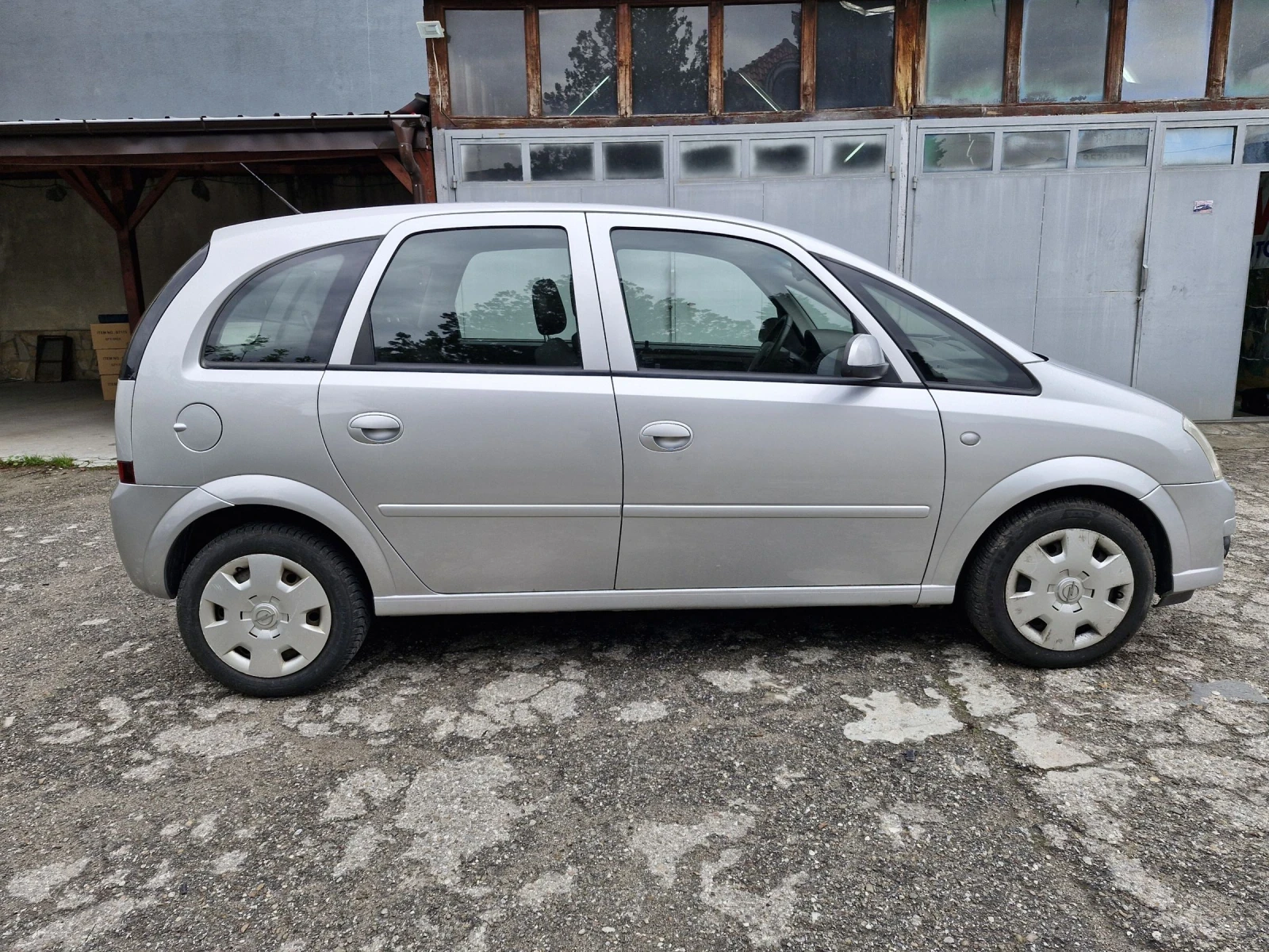 Opel Meriva 1.6 бензин 101 к.с. Автоматик, Климатроник , снимка 4 - Автомобили и джипове - 54388620