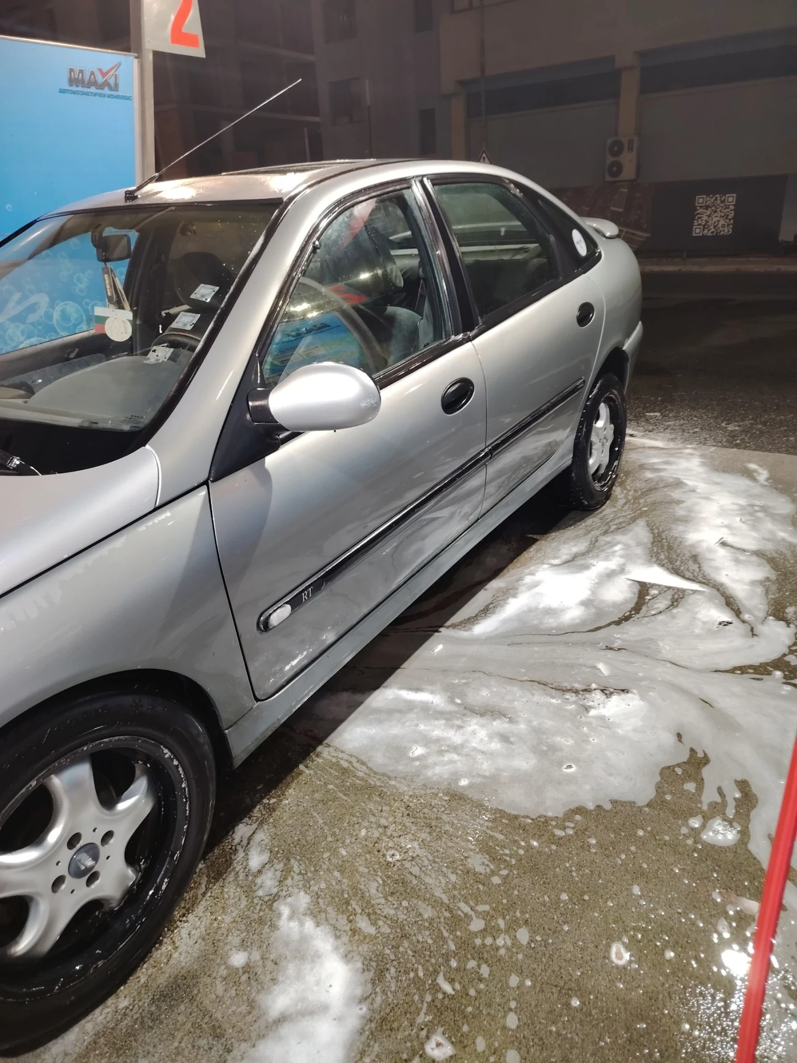 Renault Laguna, снимка 6 - Автомобили и джипове - 55579379