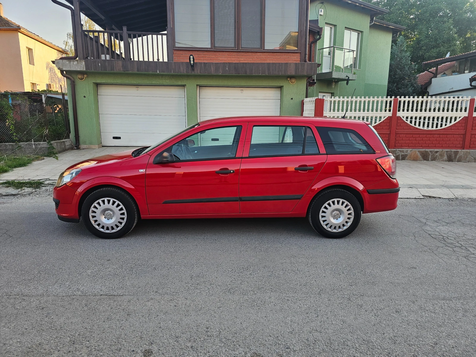 Opel Astra 1.8-Газ-Гаражна, снимка 3 - Автомобили и джипове - 55695383