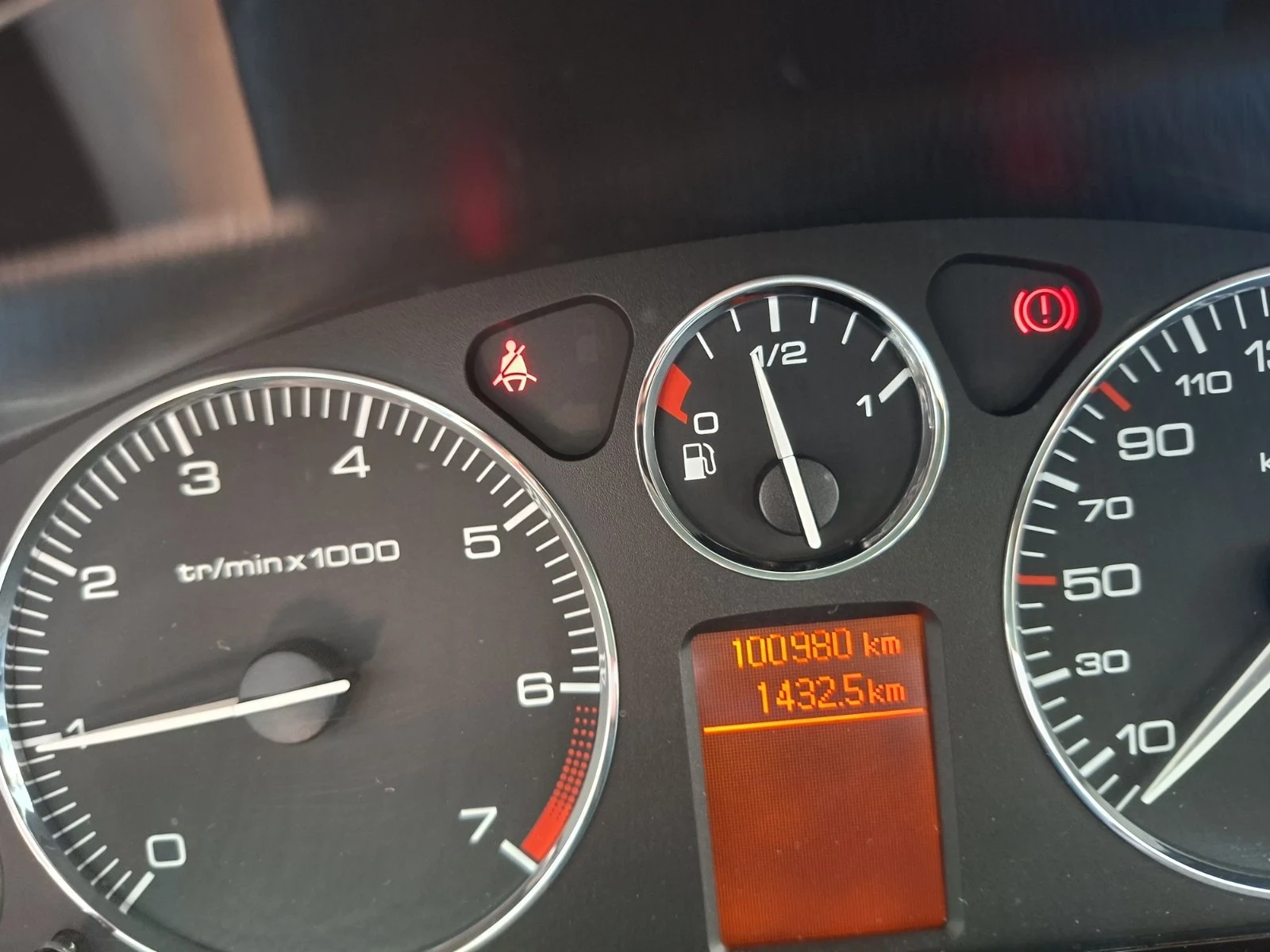 Peugeot 407 1.8i, снимка 13 - Автомобили и джипове - 56111726