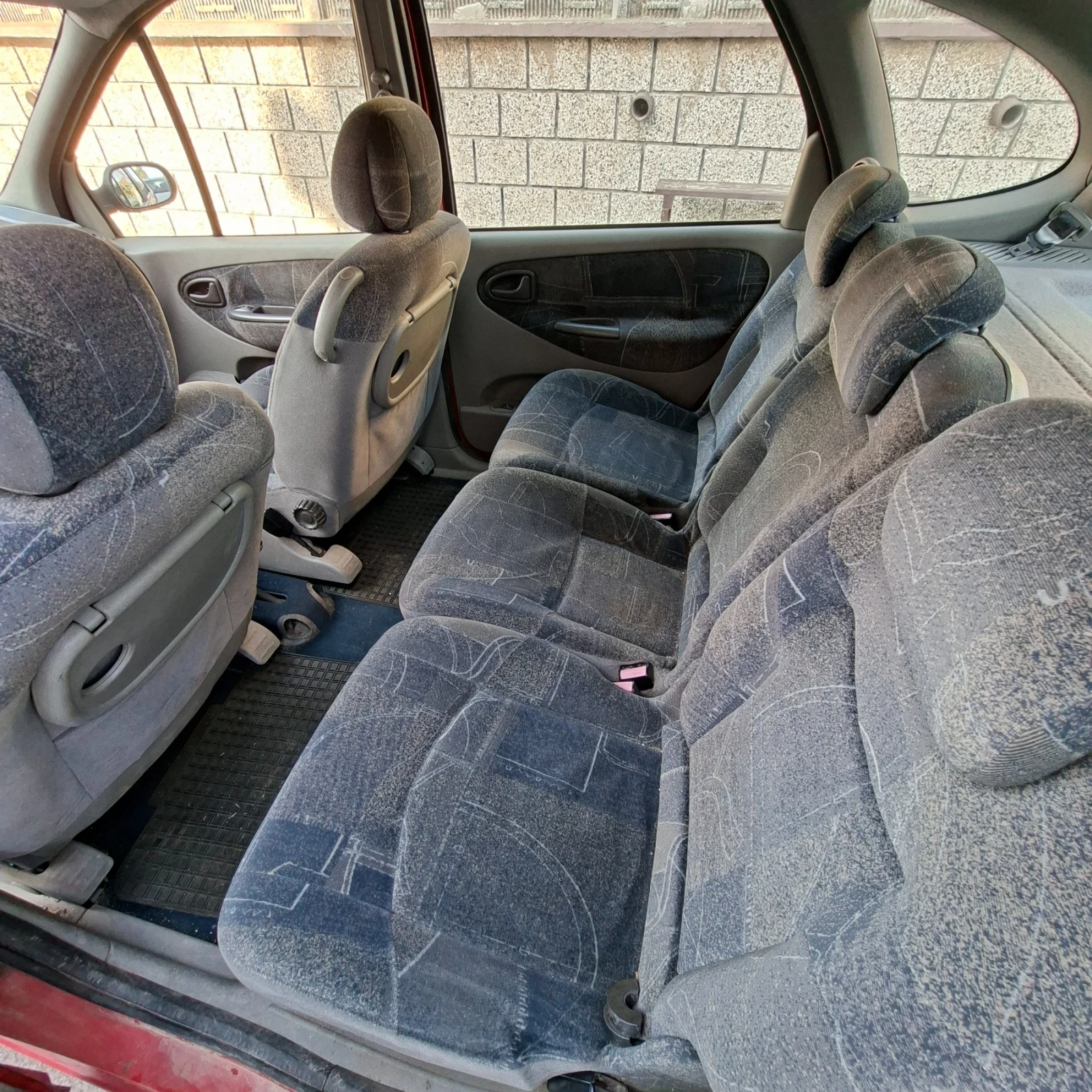 Renault Scenic 1.9 DTI, снимка 7 - Автомобили и джипове - 56334493