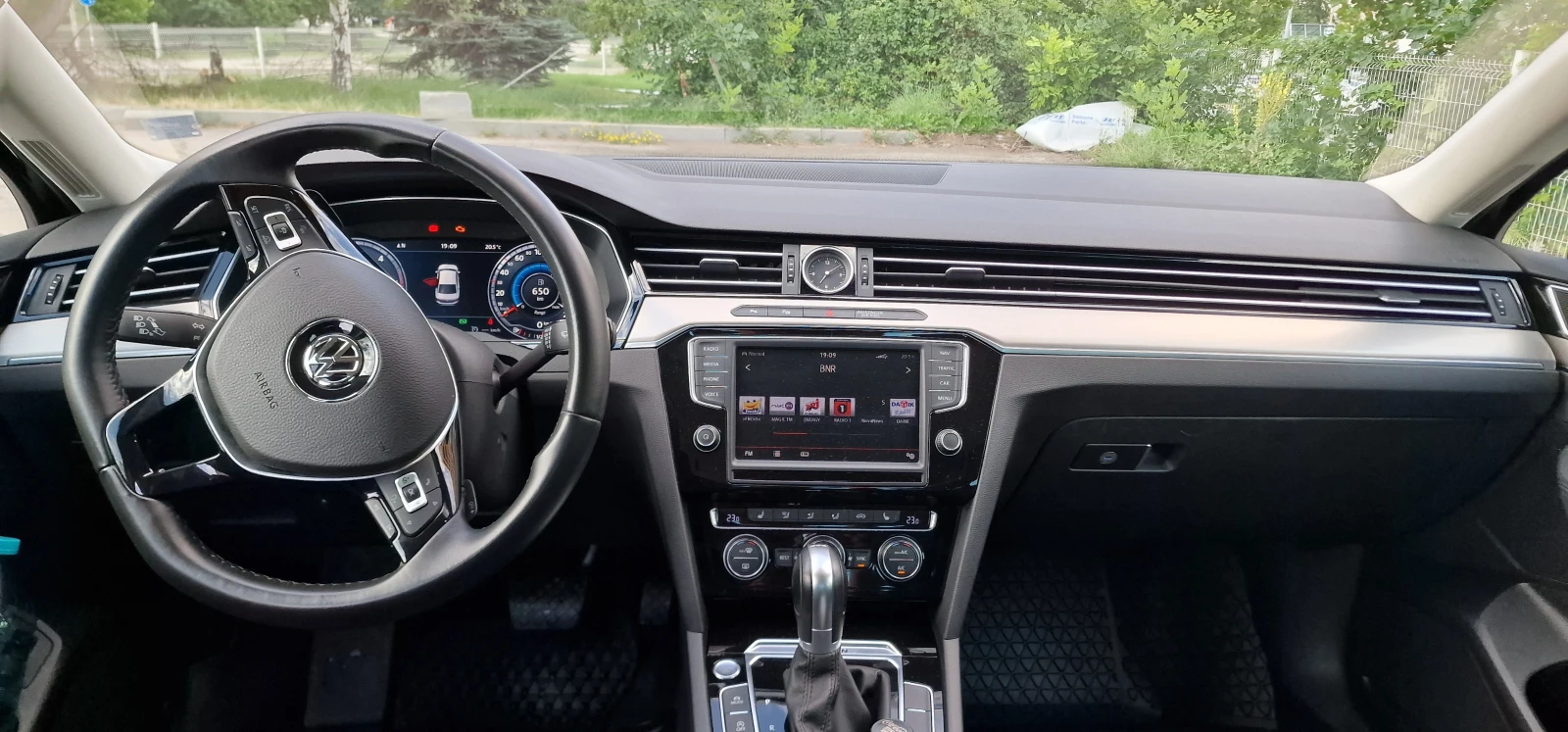 VW Passat, снимка 10 - Автомобили и джипове - 56554350