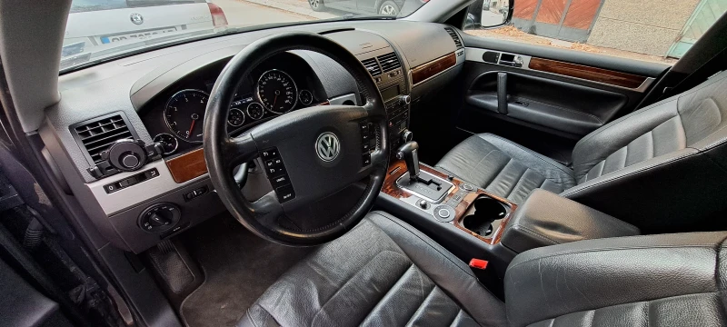 VW Touareg 3000 V6, снимка 5 - Автомобили и джипове - 48426190