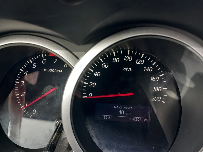 Suzuki Grand vitara 2.0 Бензин , снимка 10 - Автомобили и джипове - 52436697