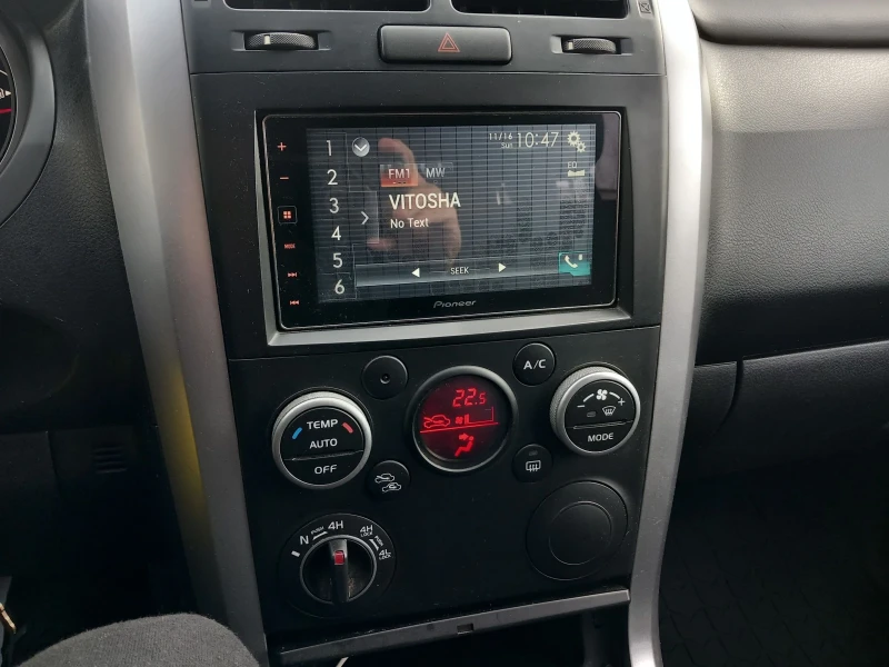 Suzuki Grand vitara 2.0 Бензин , снимка 12 - Автомобили и джипове - 52436697