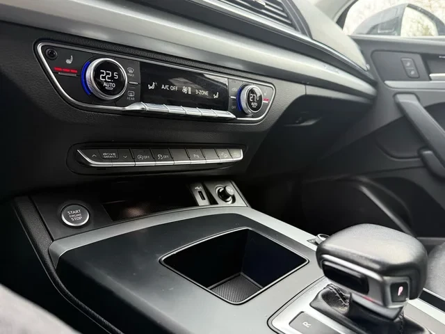 Audi Q5 45* QUATRO* КАМЕРИ* KEYLESS* , снимка 11 - Автомобили и джипове - 53721161