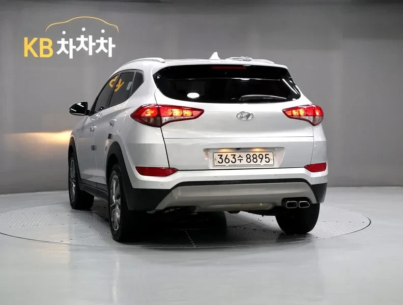 Hyundai Tucson 2.0 4WD MODERN, снимка 4 - Автомобили и джипове - 55801648