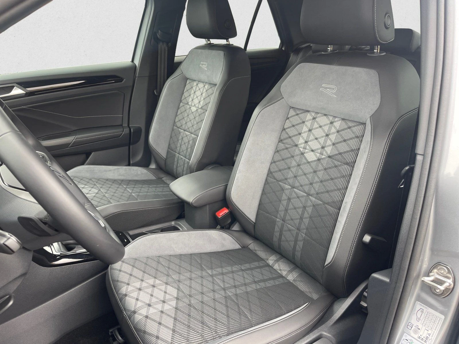 VW T-Roc R 2.0 TSI 4Motion = R-Line= Гаранция - изображение 6