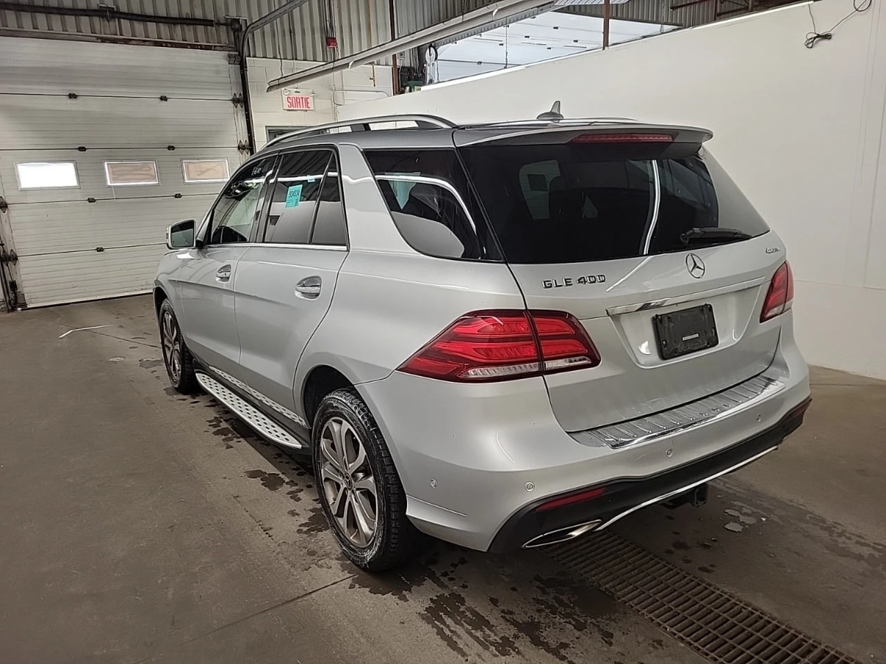 Mercedes-Benz GLE 400 * CARFAX * АВТО КРЕДИТ * ЦЕНА ДО БГ! - изображение 6
