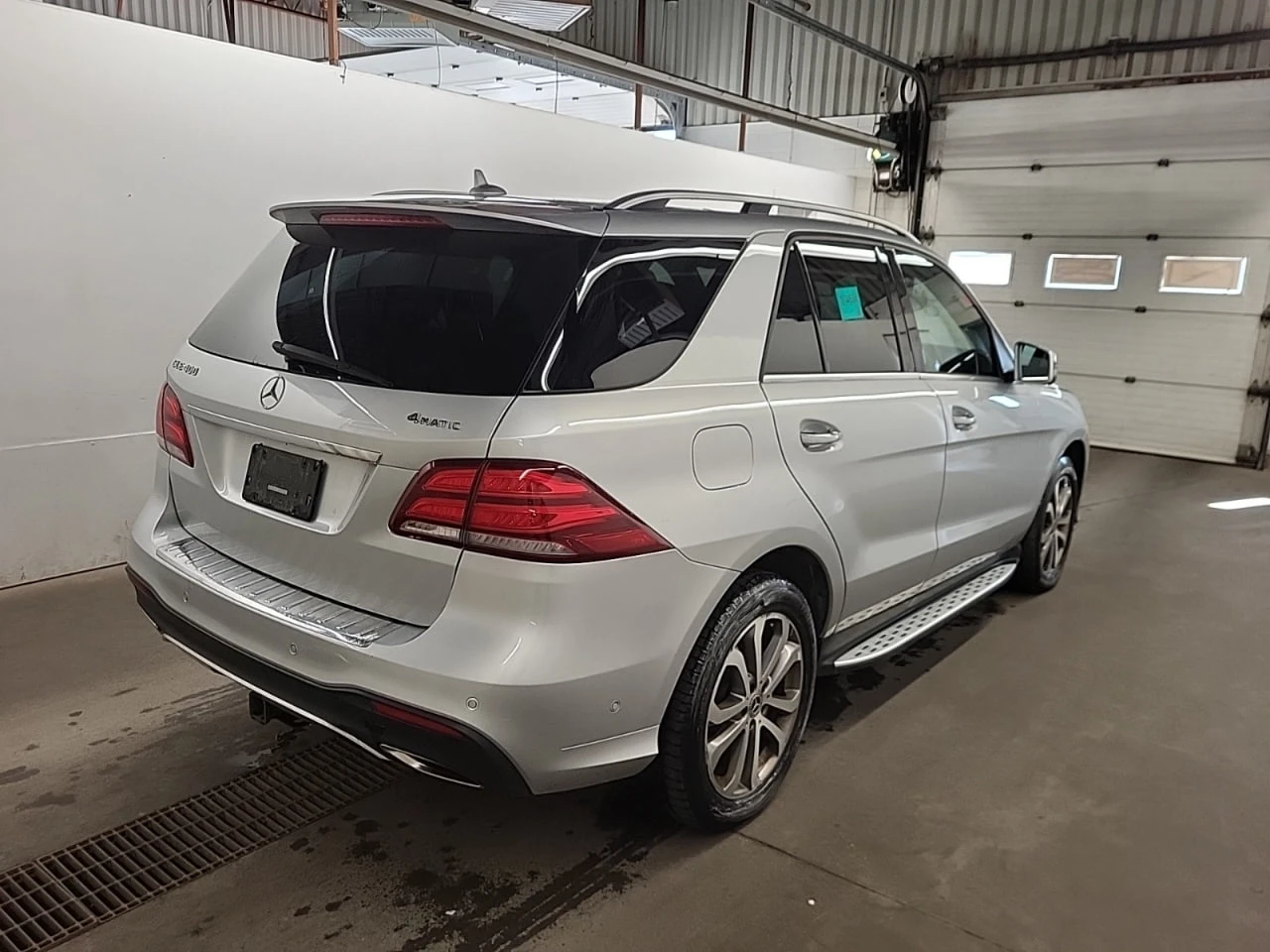 Mercedes-Benz GLE 400 * CARFAX * АВТО КРЕДИТ * ЦЕНА ДО БГ! - изображение 4