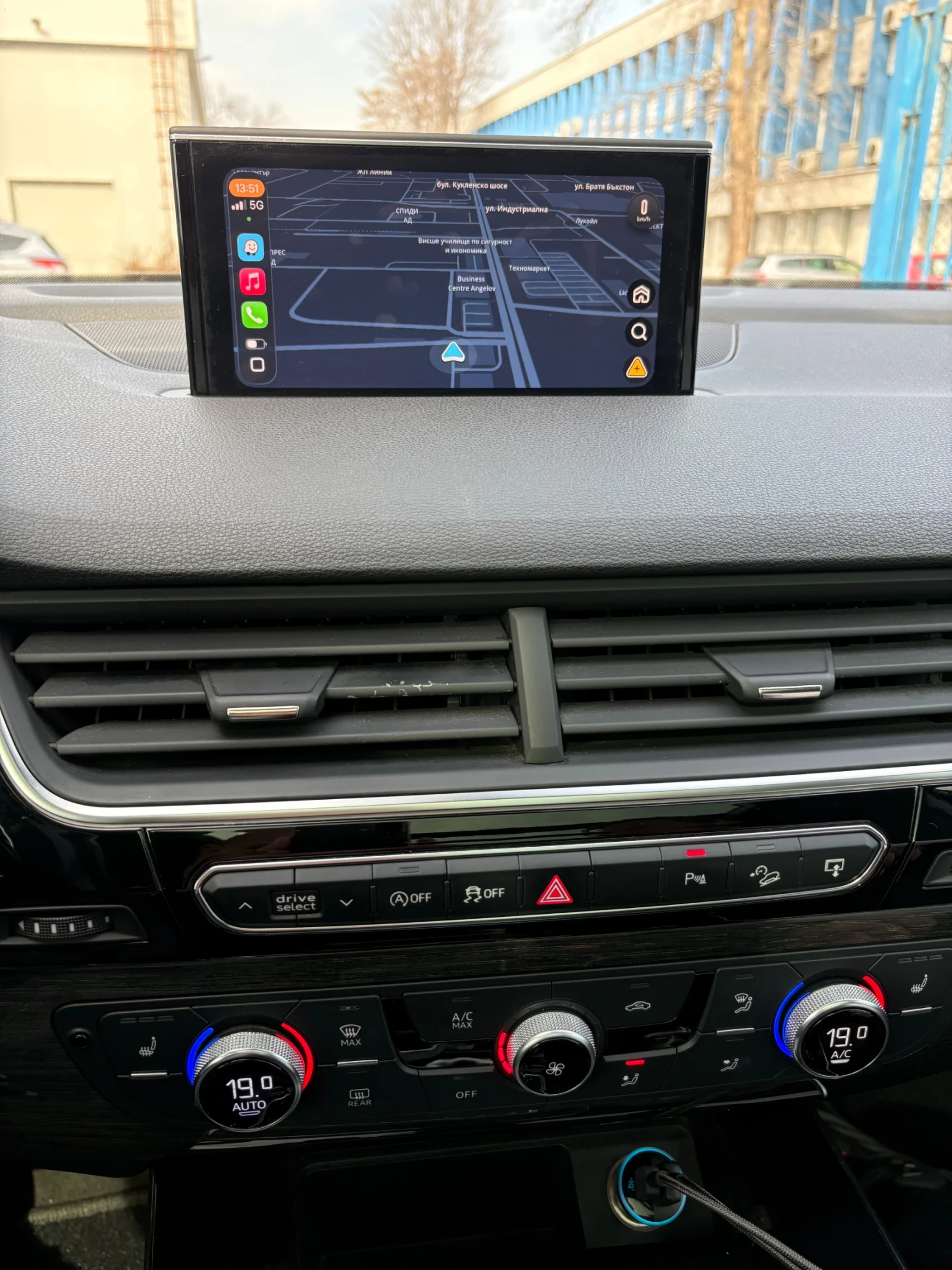 Audi Q7 3.0 Бензин  Уникат , снимка 16 - Автомобили и джипове - 53708146