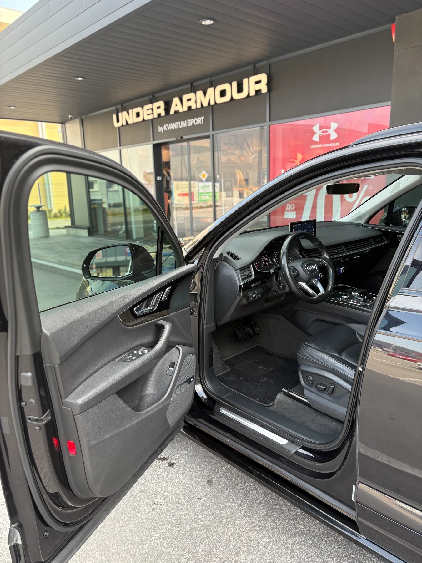 Audi Q7 3.0 Бензин  Уникат , снимка 8 - Автомобили и джипове - 53708146