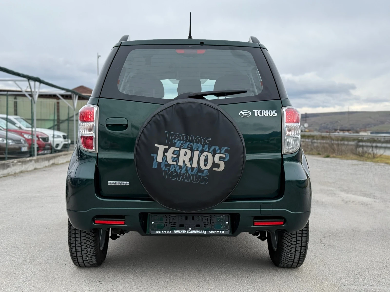 Daihatsu Terios 1.5i-4x4-TOP-NEW-KLIMATRONIK-203.000km-PERFEKT, снимка 5 - Автомобили и джипове - 54071193