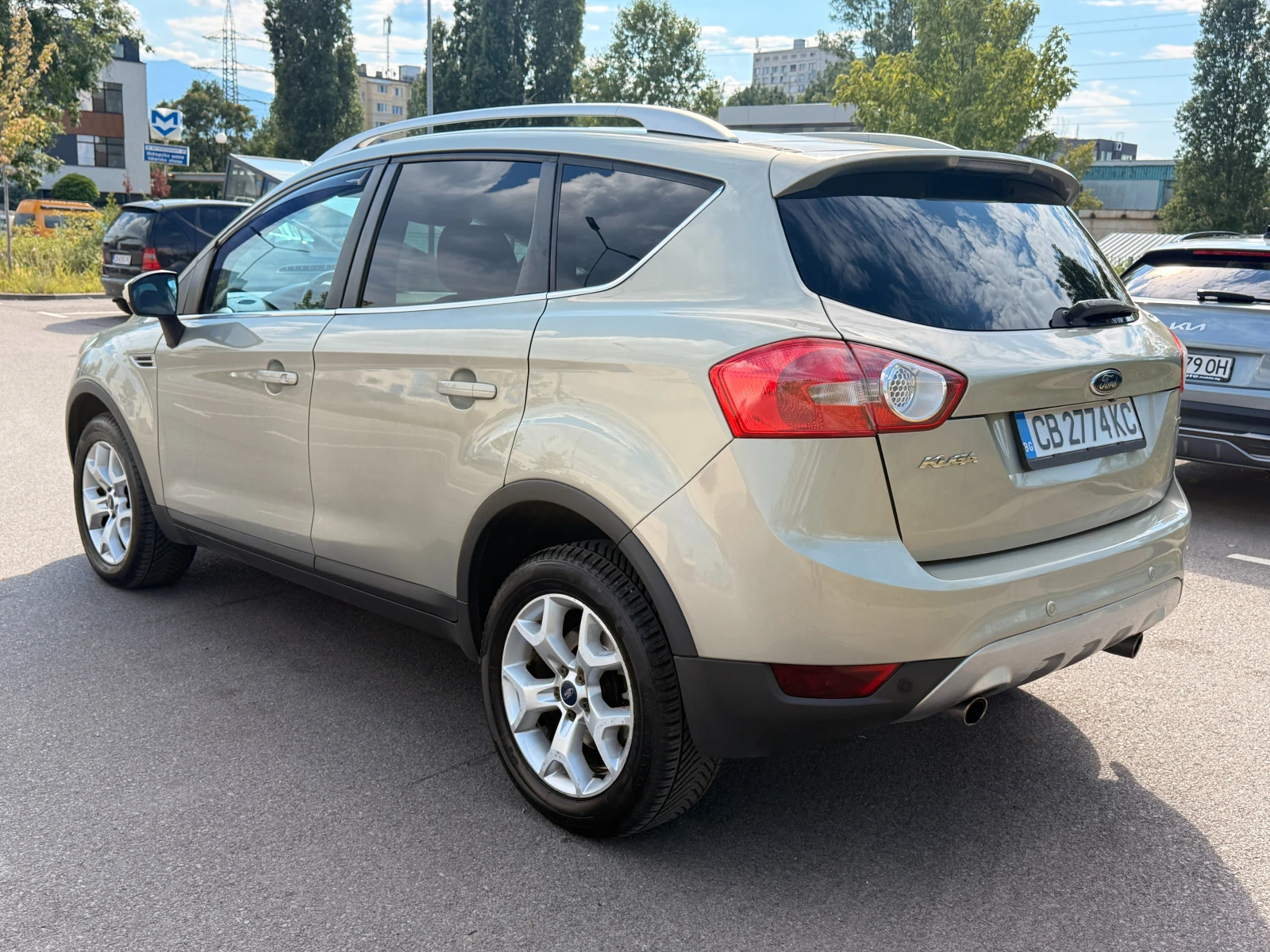 Ford Kuga 2.0TDCI* NAVI* КАМЕРА* 4x4* КОЖА* , снимка 6 - Автомобили и джипове - 55228637