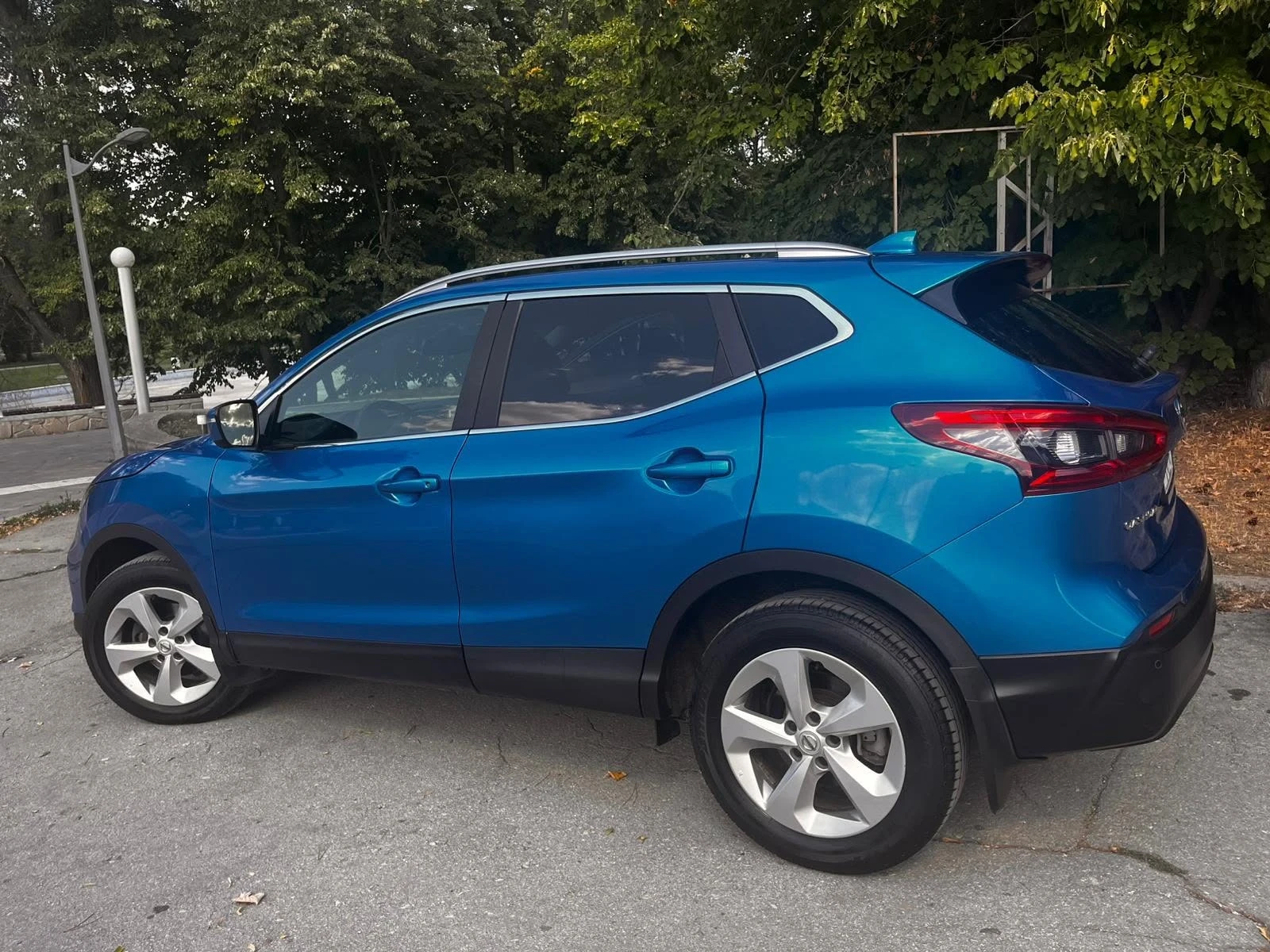 Nissan Qashqai, снимка 4 - Автомобили и джипове - 55949385