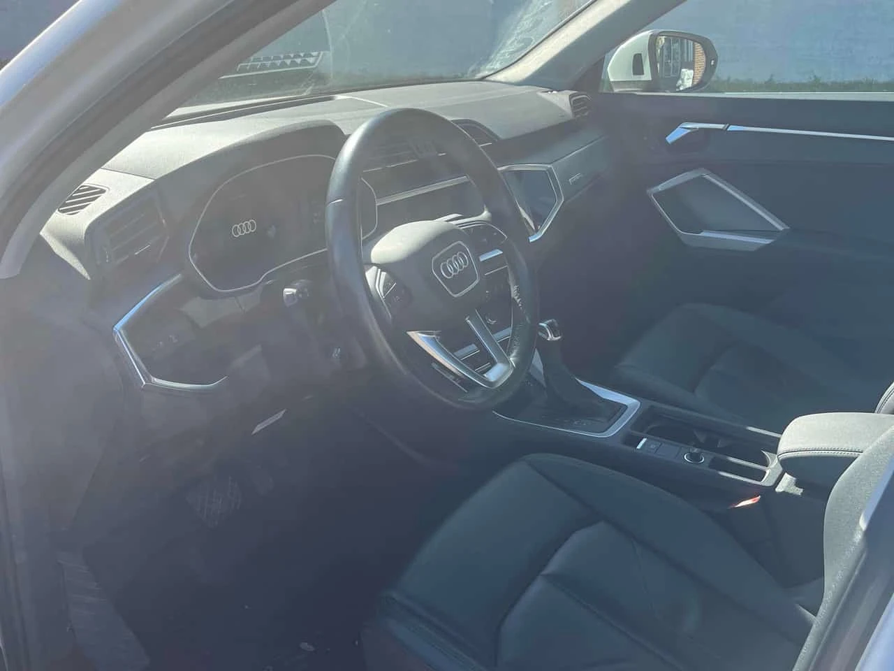 Audi Q3 / ОТ ПРЕДСТАВИТЕЛСТВО / АВТОКРЕДИТ, снимка 7 - Автомобили и джипове - 56228476