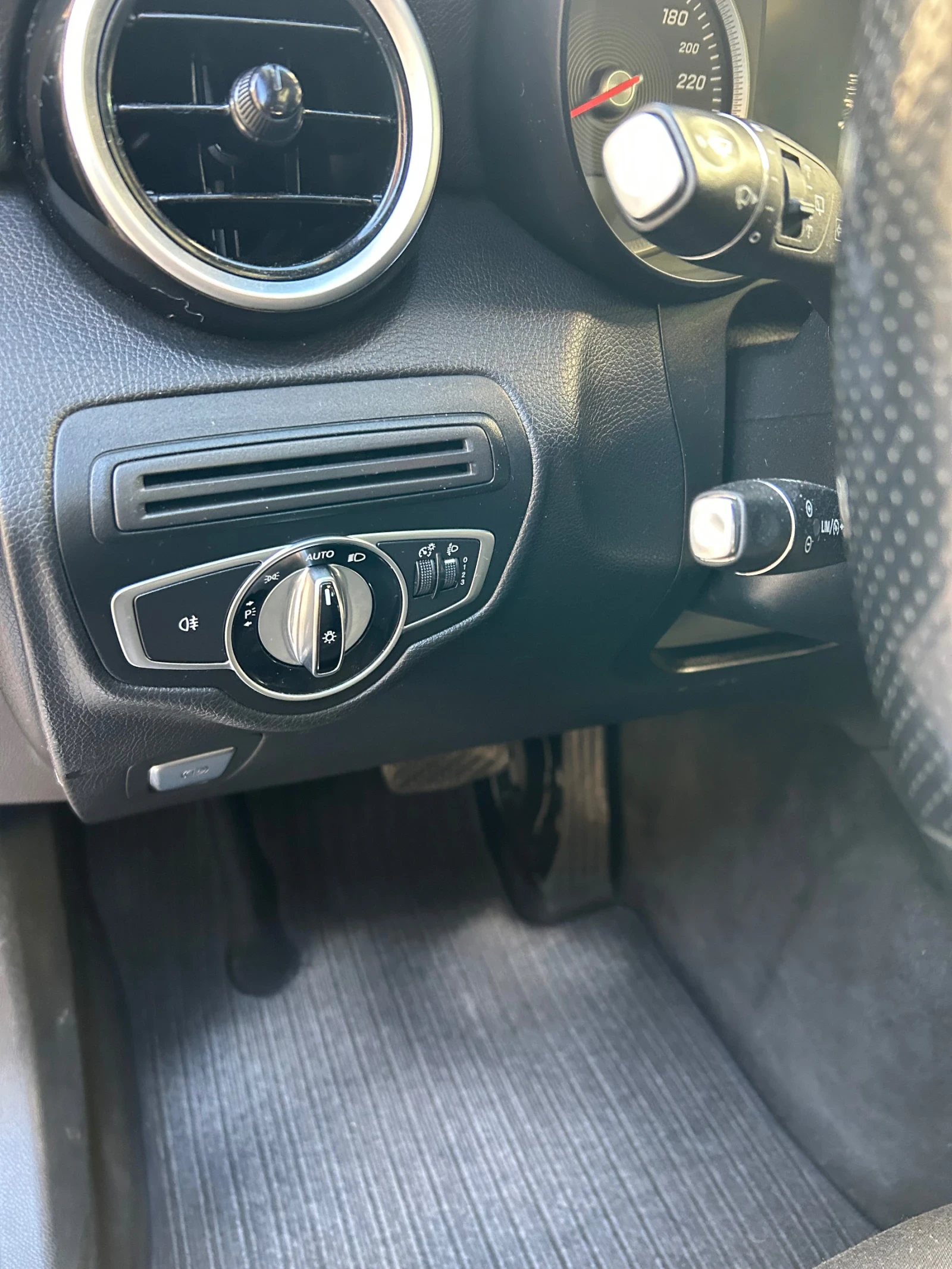 Mercedes-Benz GLC 220d 4 Matik, снимка 8 - Автомобили и джипове - 56256480