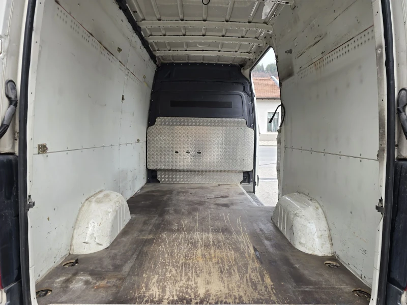 VW Crafter 2.5 TDI, снимка 13 - Бусове и автобуси - 49104102