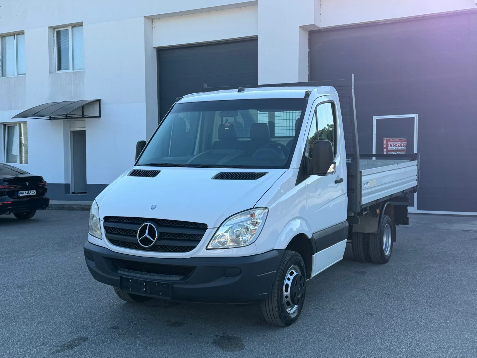 Mercedes-Benz Sprinter ТРИСТРАНЕН ДВОЙНА ГУМА