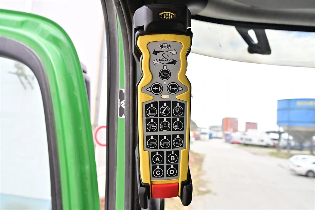 Mercedes-Benz Arocs 3248 Meiler 30т кука с ретардер и теглич, снимка 17 - Камиони - 54045020