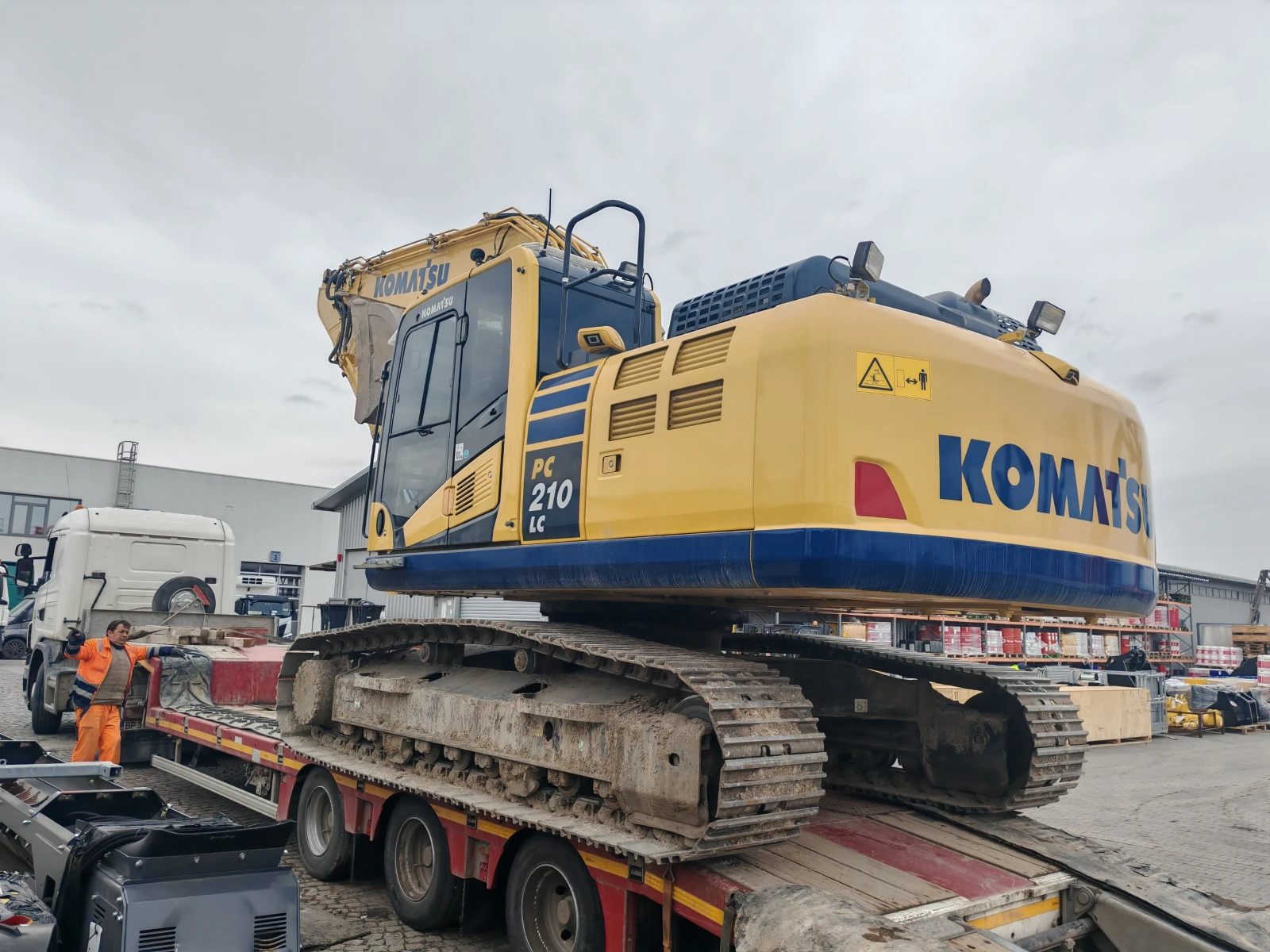 Багер Komatsu PC210-11 - изображение 2