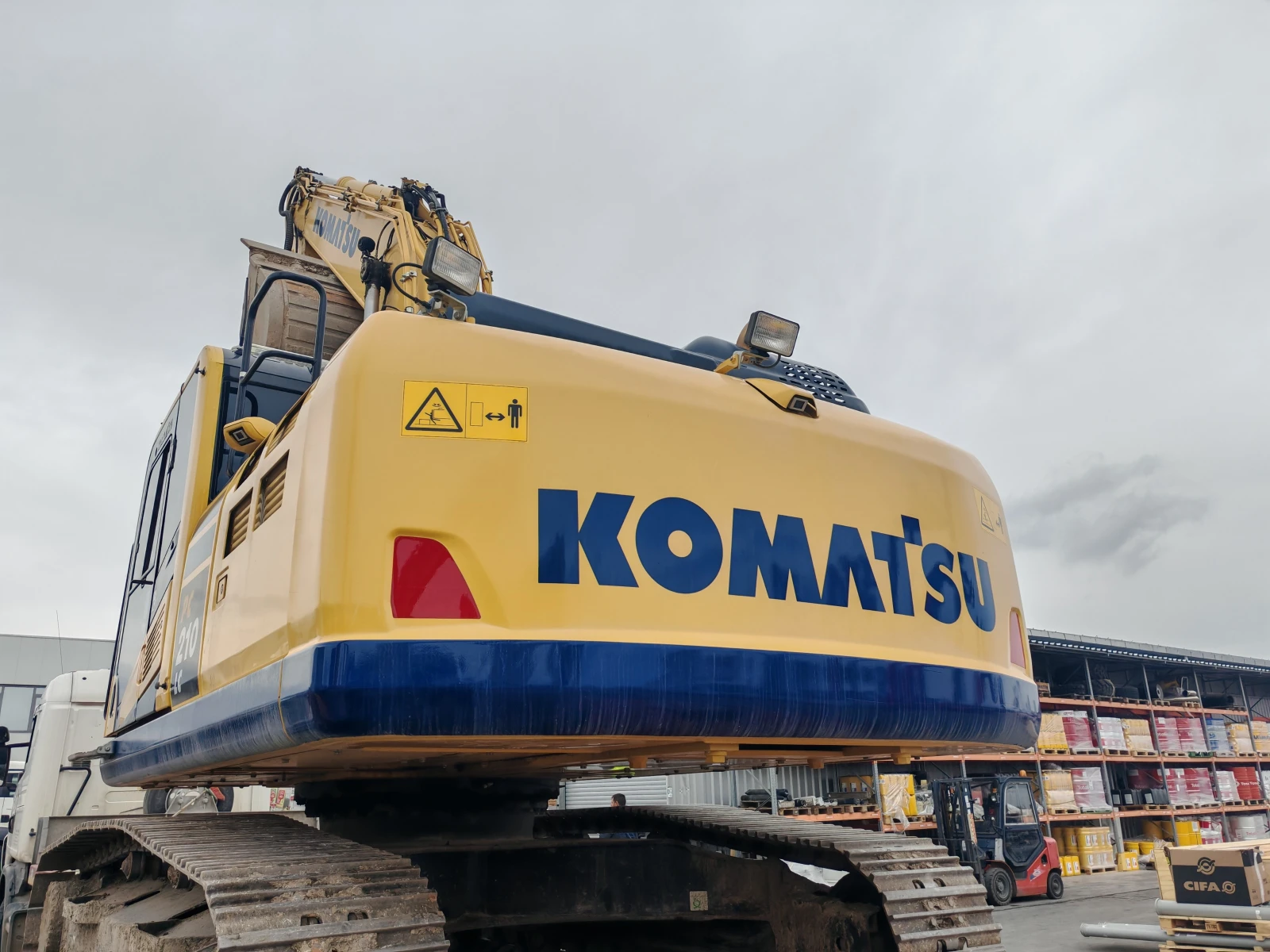 Багер Komatsu PC210-11 - изображение 4